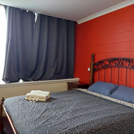 Ostello Port Adelaide Backpackers Esterno foto